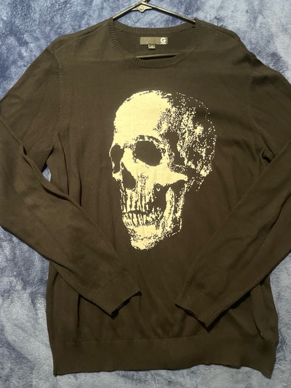 Guess Black Crewneck Sweater with Cream Skull Graphic